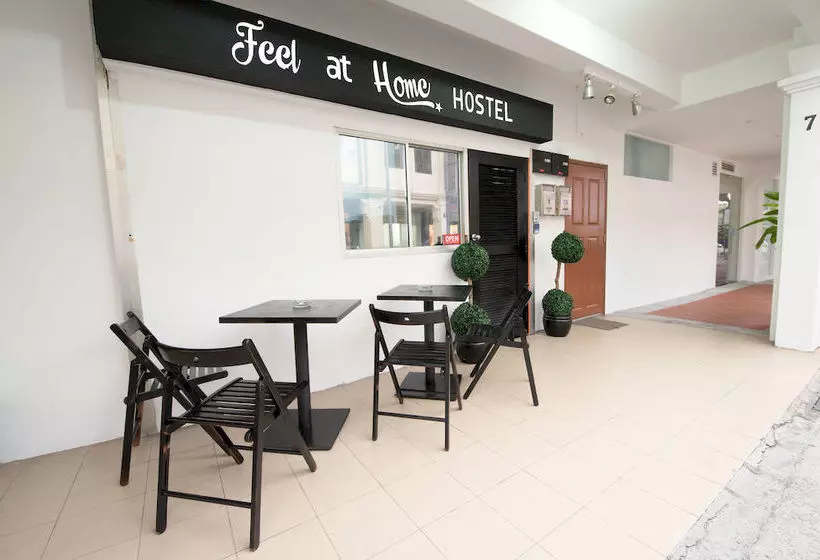 Hostel Feel at Home Backpackers