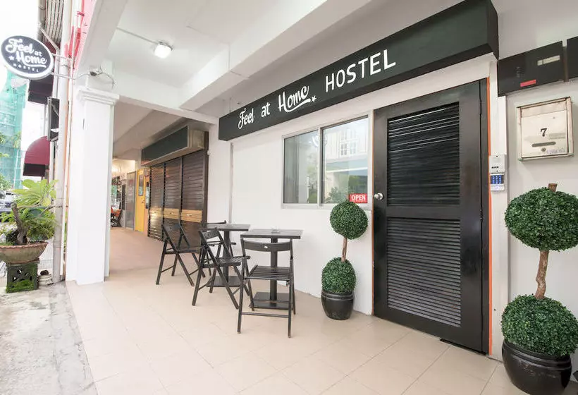 Hostel Feel at Home Backpackers
