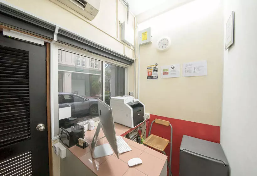 Hostel Feel at Home Backpackers