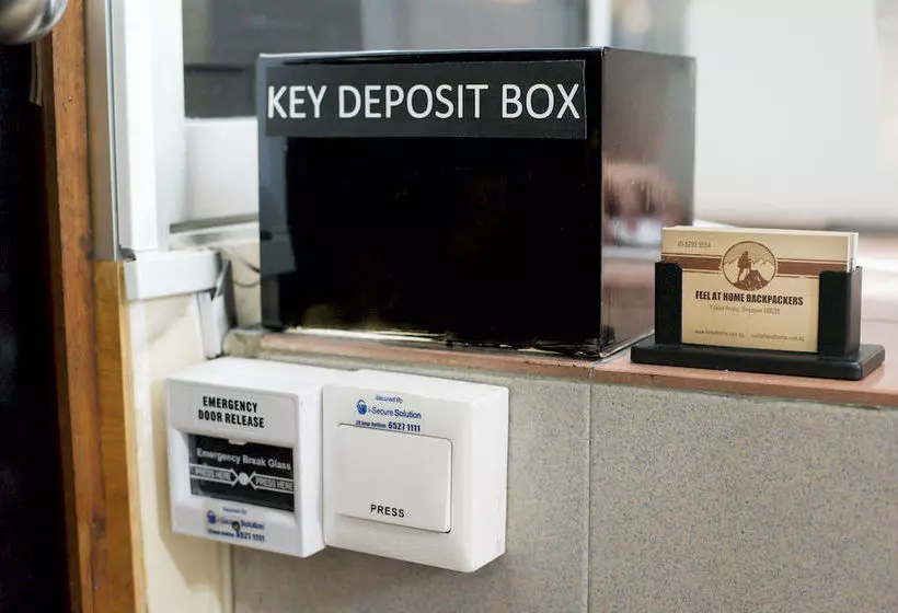 Hostel Feel at Home Backpackers