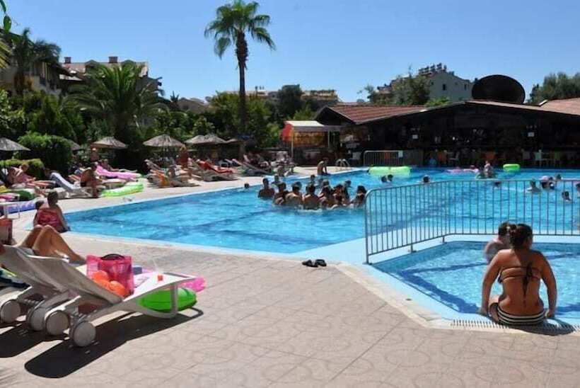 Club Turquoise Apartments