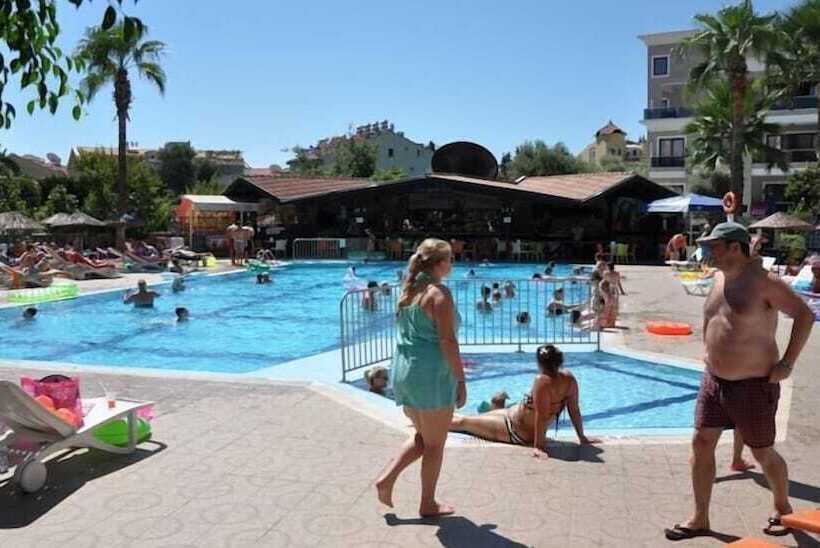 Club Turquoise Apartments