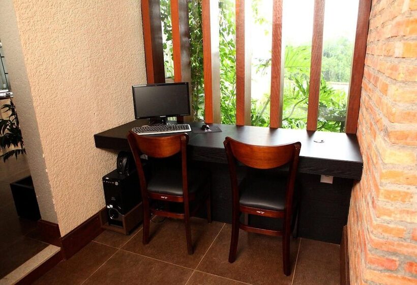 בית מלון כפרי Bormon