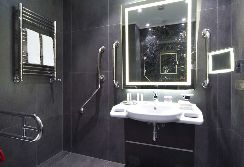 Doubletree By Hilton Hotel Minsk