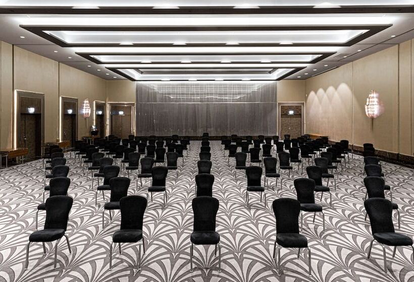 Doubletree By Hilton Hotel Minsk