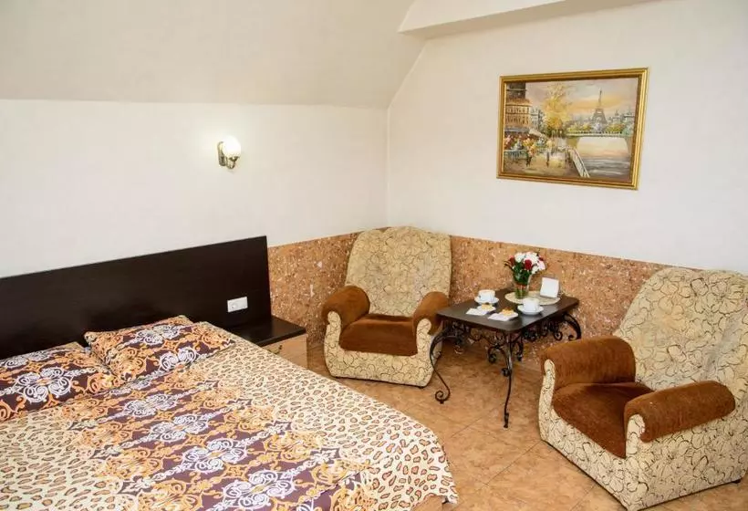 호텔 Erunin S Group, Tolstogo 77