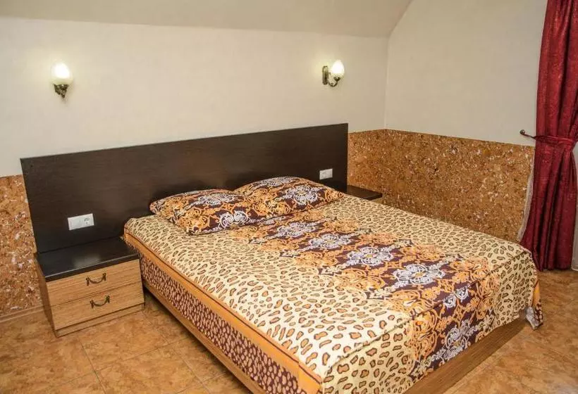 호텔 Erunin S Group, Tolstogo 77