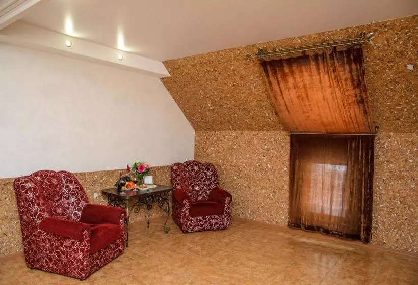 호텔 Erunin S Group, Tolstogo 77