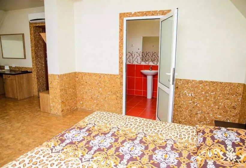 호텔 Erunin S Group, Tolstogo 77