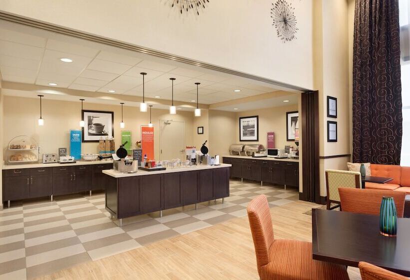 Отель Hampton Inn & Suites Philadelphia Montgomeryville