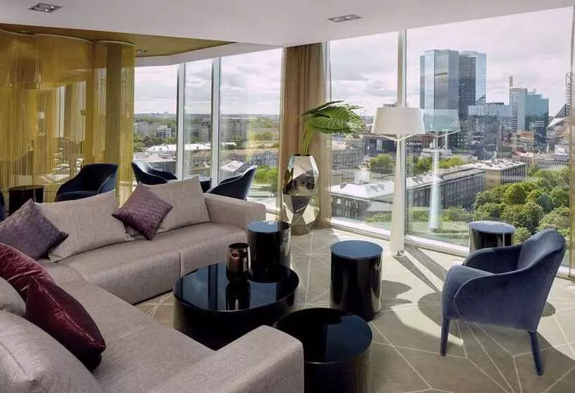 هتل Hilton Tallinn Park