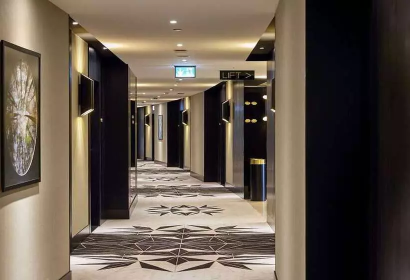 هتل Hilton Tallinn Park