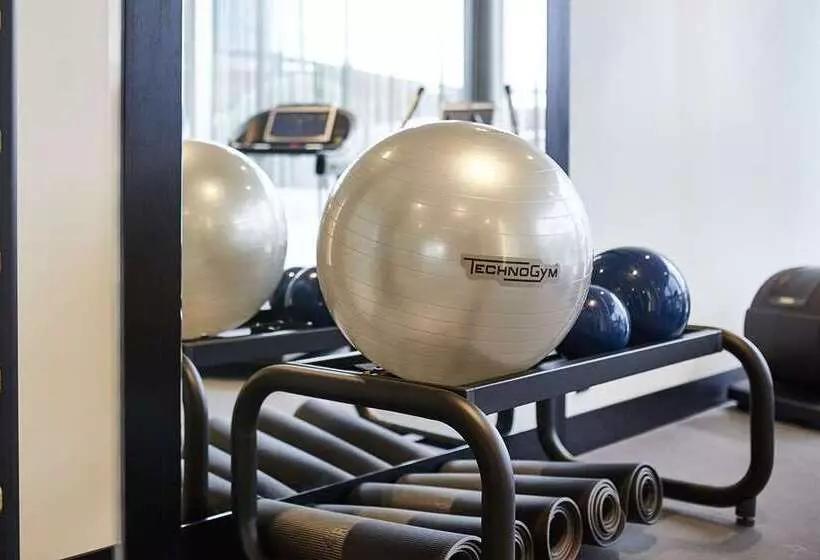 هتل Hilton Tallinn Park