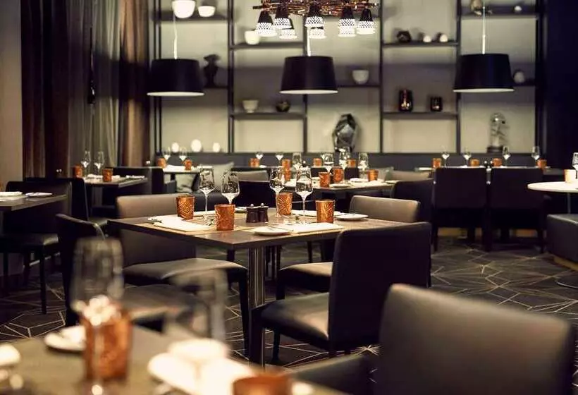 هتل Hilton Tallinn Park