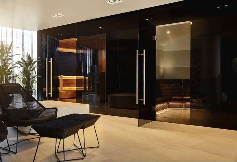 Отель Hilton Tallinn Park