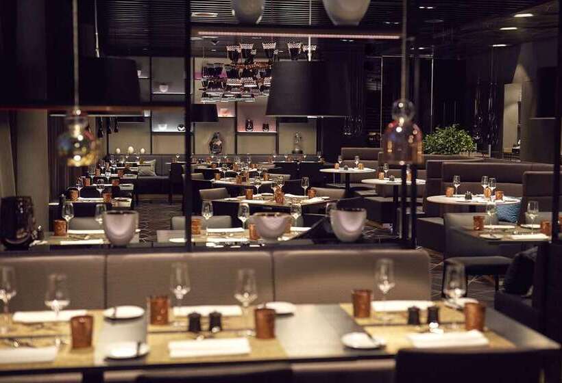 Отель Hilton Tallinn Park