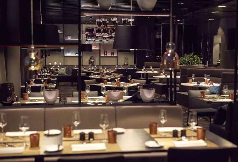 هتل Hilton Tallinn Park