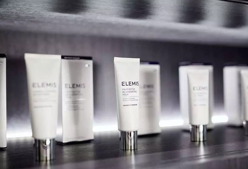 هتل Hilton Tallinn Park