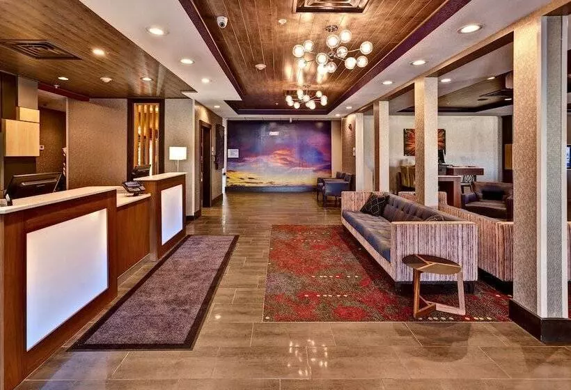 Отель Holiday Inn Express Hutchison, An Ihg