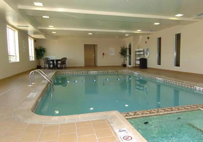 Отель Holiday Inn Express Hutchison, An Ihg