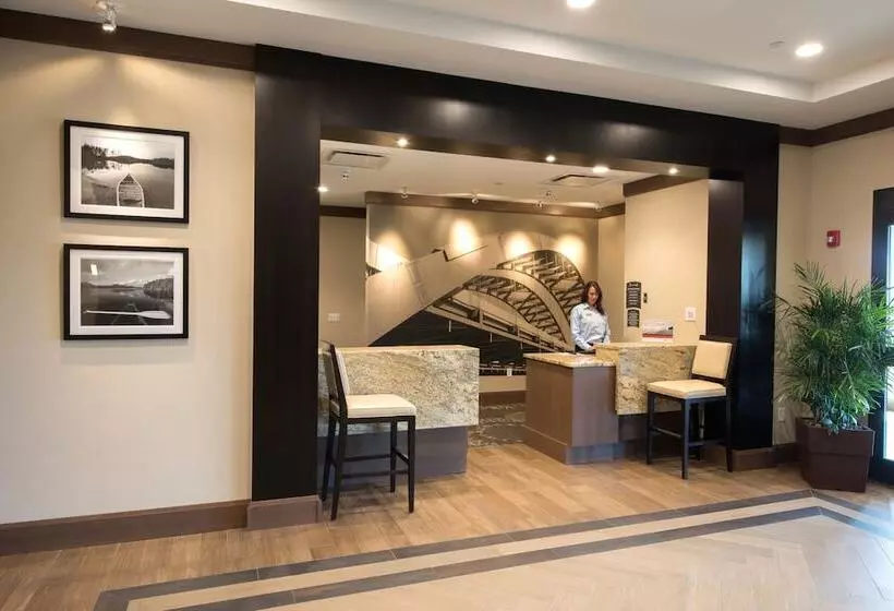 Отель Staybridge Suites Albany Wolf Rd Colonie Center, An Ihg