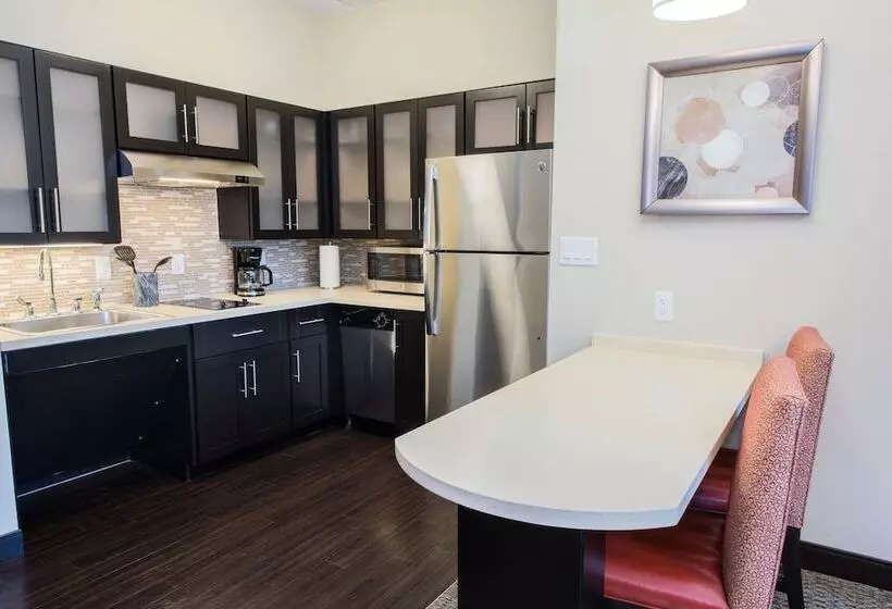 Отель Staybridge Suites Albany Wolf Rd Colonie Center, An Ihg