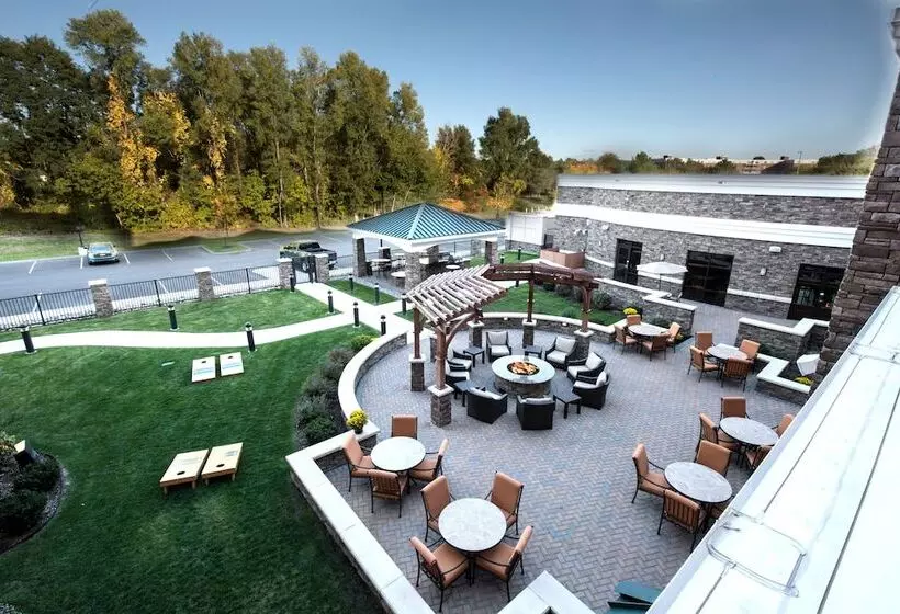 Отель Staybridge Suites Albany Wolf Rd Colonie Center, An Ihg