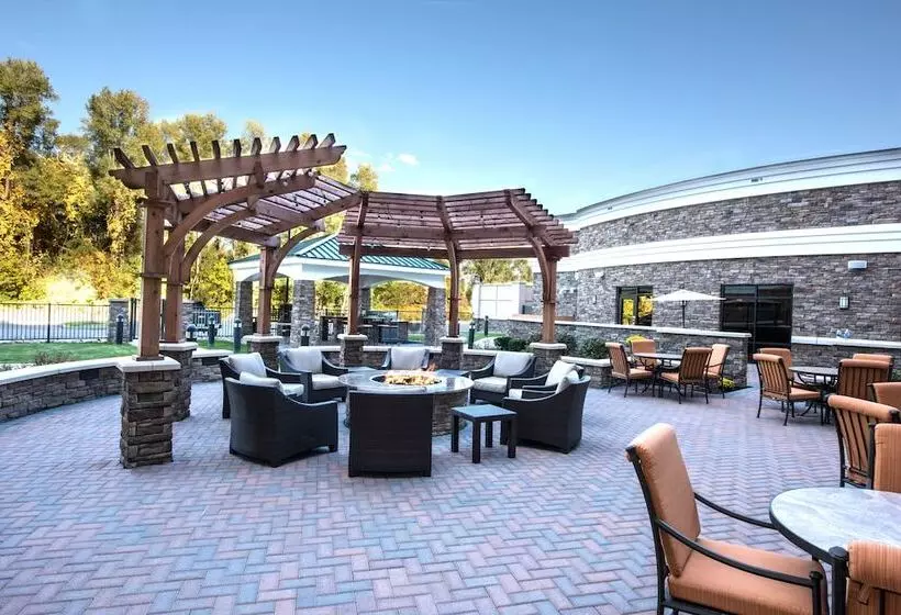 Отель Staybridge Suites Albany Wolf Rd Colonie Center, An Ihg