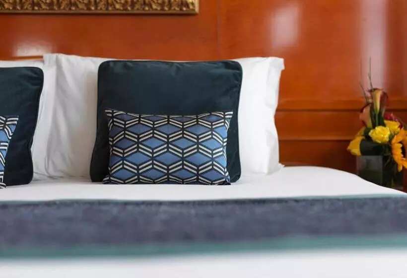 בית מלון כפרי Sunborn London Yacht