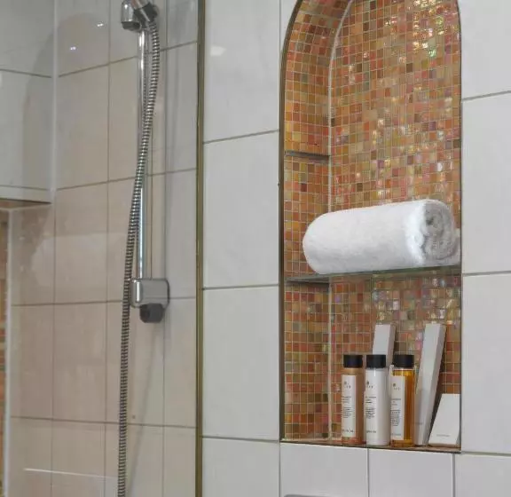 בית מלון כפרי Sunborn London Yacht