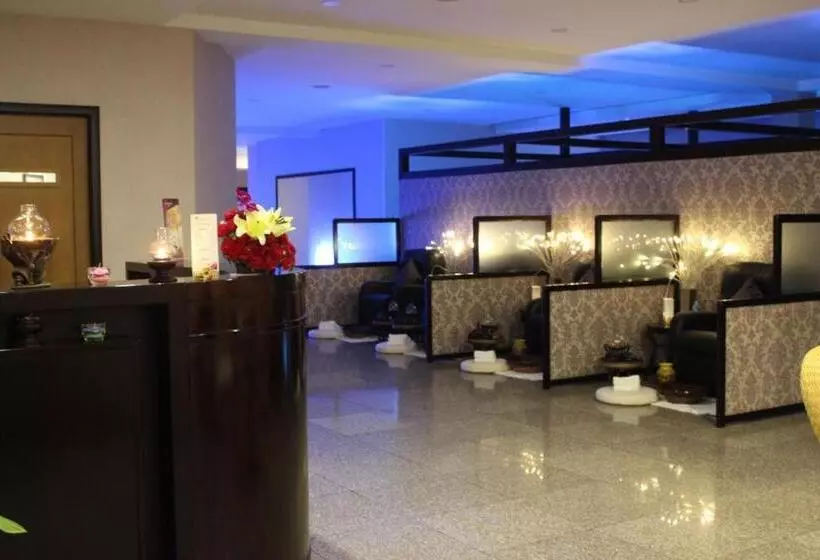 Hotelli Taw Win Garden