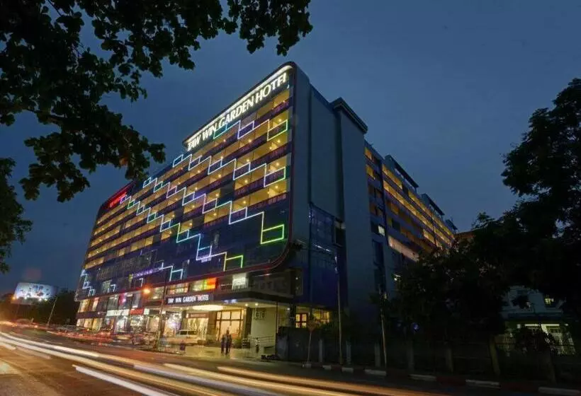 Hotelli Taw Win Garden