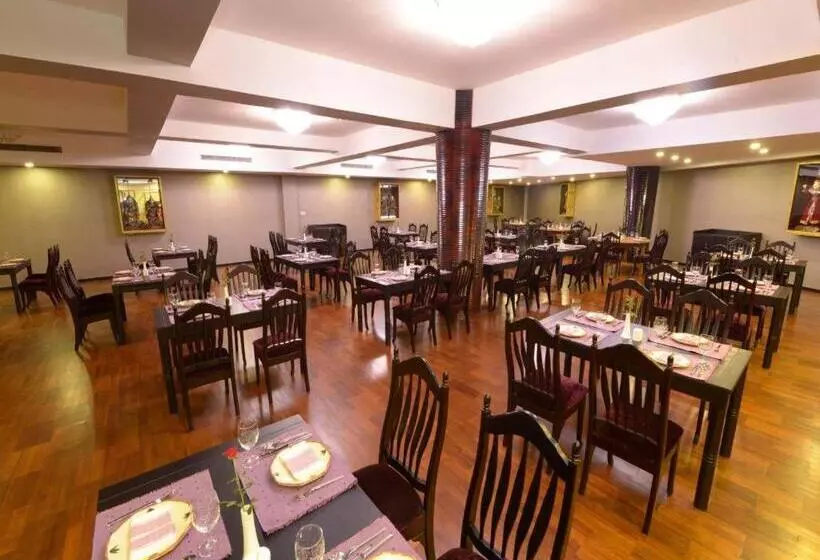 Hotelli Taw Win Garden