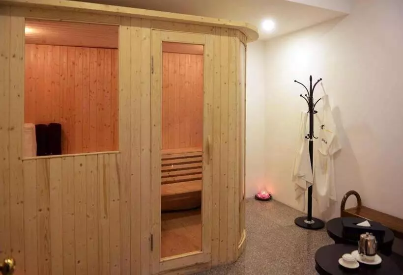 Hotelli Taw Win Garden