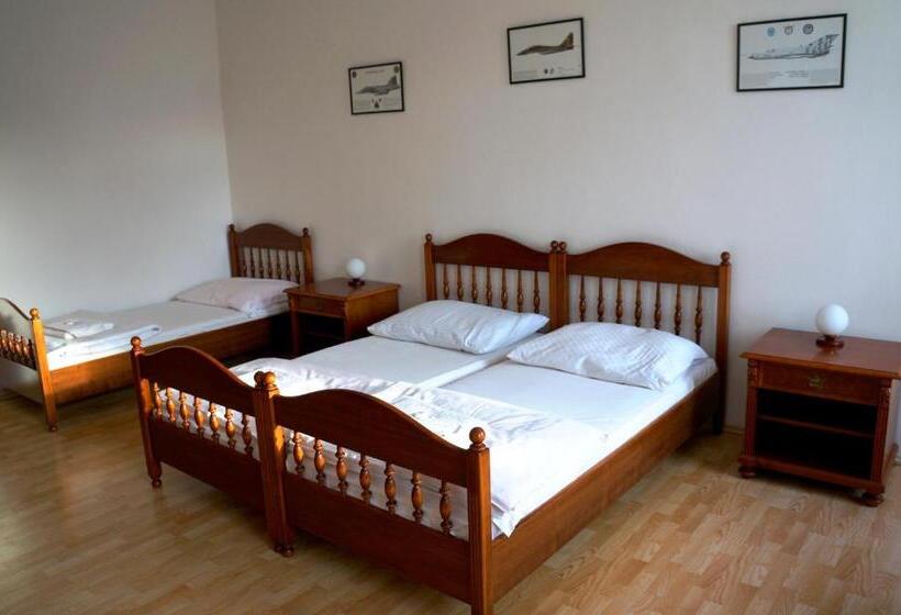 Panzió Penzion Aviatik