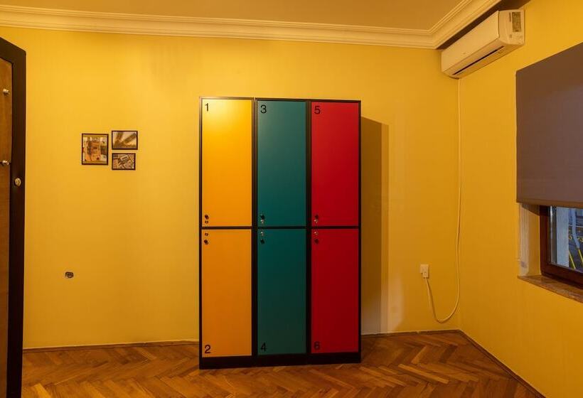 Hostel Prishtina Backpackers