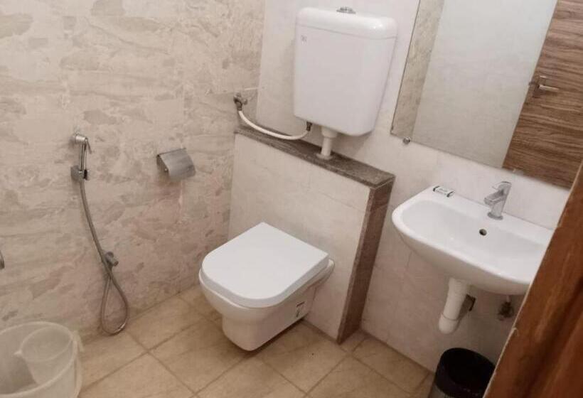 Hotel Residenza Adhikrishna Arcade