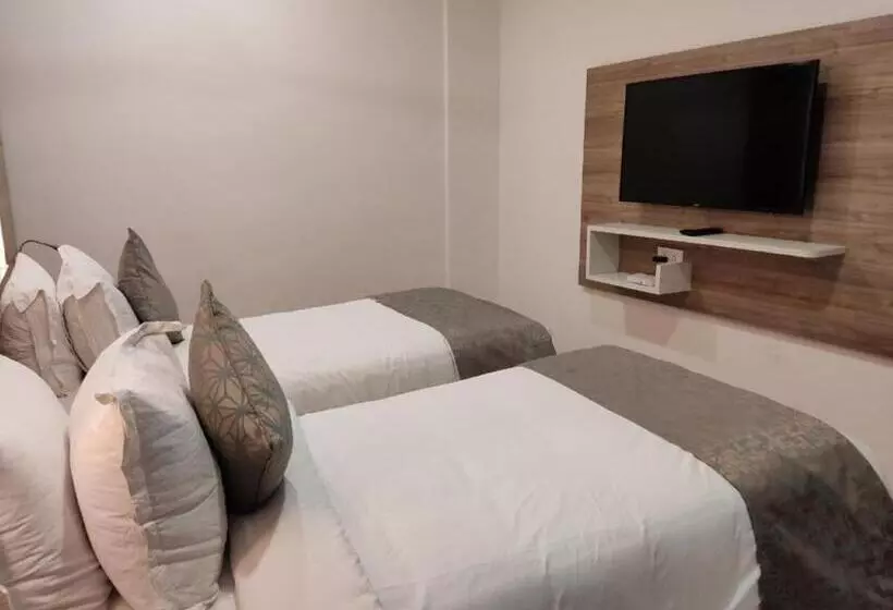 Hotelli Residenza Adhikrishna Arcade