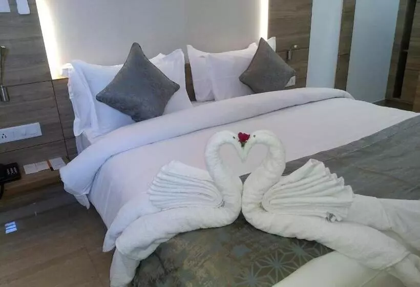 Hotelli Residenza Adhikrishna Arcade