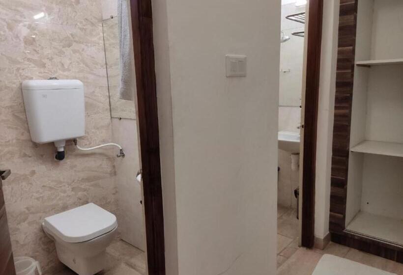 Hotel Residenza Adhikrishna Arcade