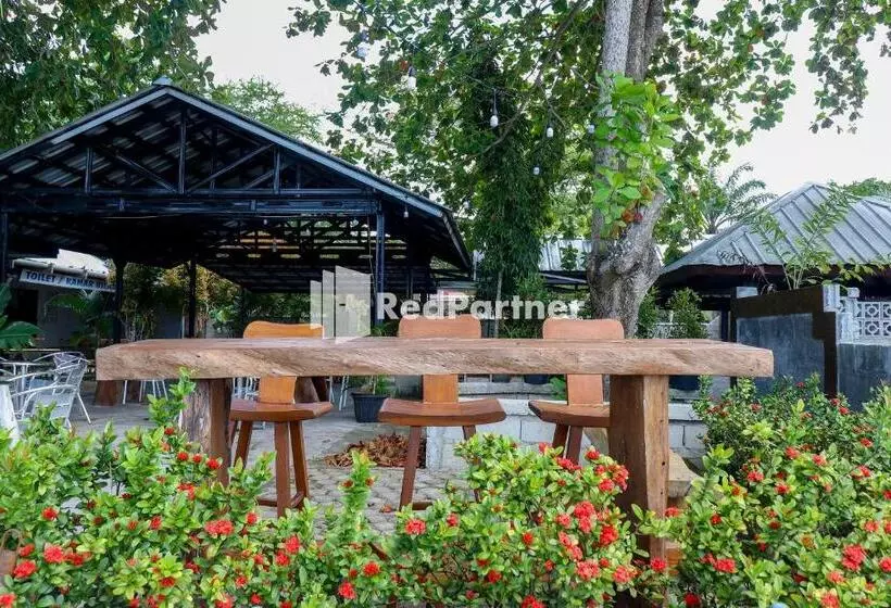 Hotelli Sahabat Pantai Guest House Mitra Reddoorz