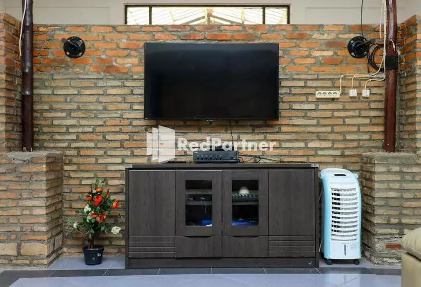 Hotelli Sahabat Pantai Guest House Mitra Reddoorz