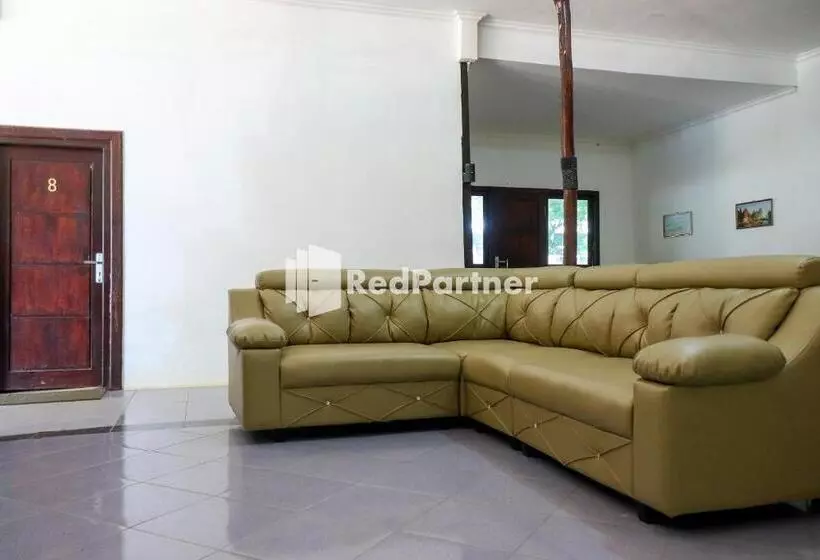 Hotelli Sahabat Pantai Guest House Mitra Reddoorz