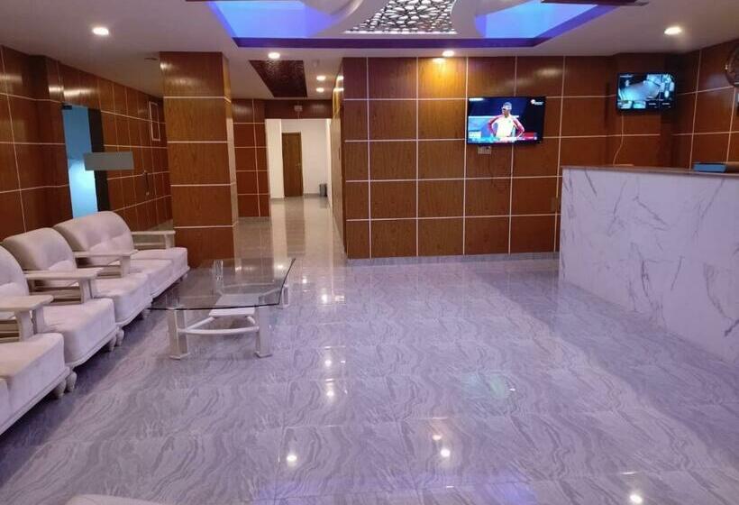 هتل Living International, Ashkona