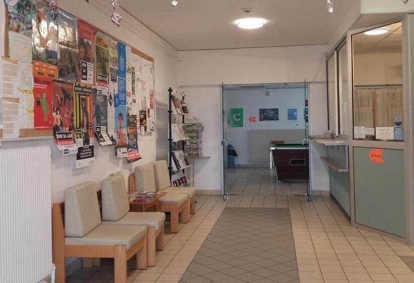 Общежитие Auberge De Jeunesse Hi Poitiers