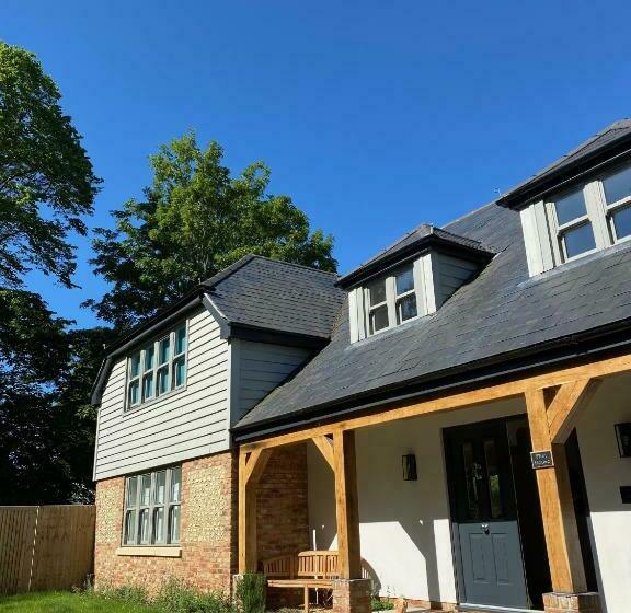 Bed and Breakfast Flint House   Goodwood Events