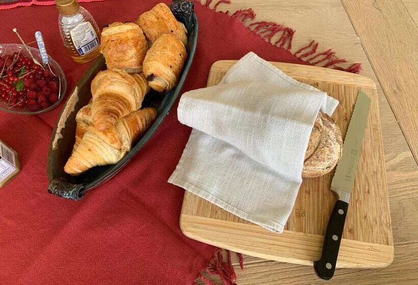 Bed and Breakfast Flint House   Goodwood Events