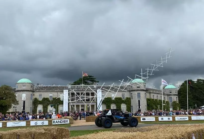 Aamiaismajoitus (B&B) Flint House   Goodwood Events