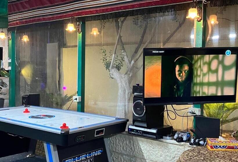 تختخواب و صبحانه Full Panorama Jerash