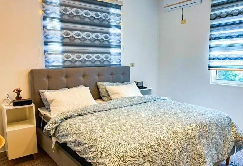 تختخواب و صبحانه Full Panorama Jerash